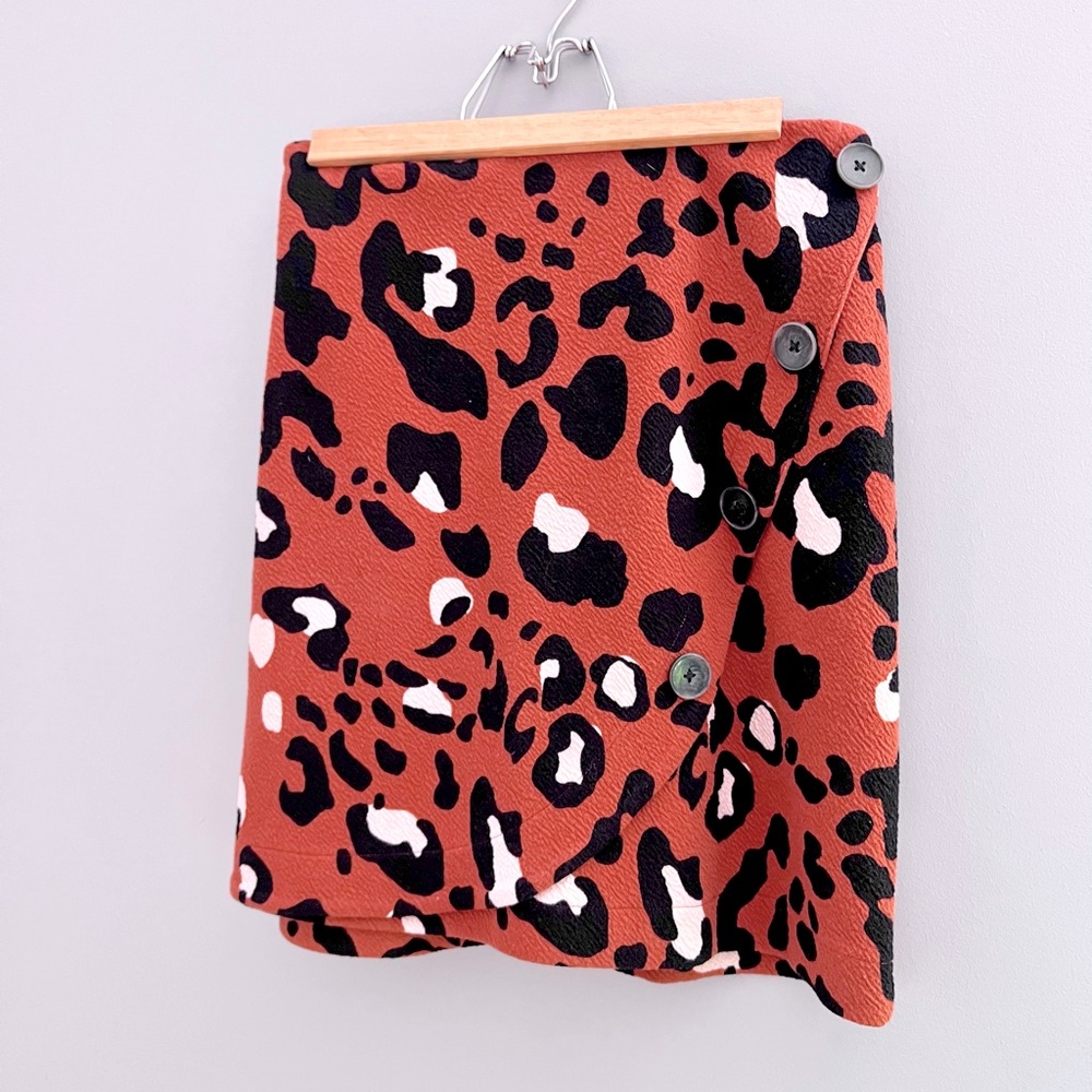 Anthropologie Maeve Knit Mini Wrap Skirt NWT. Large. Animal print.